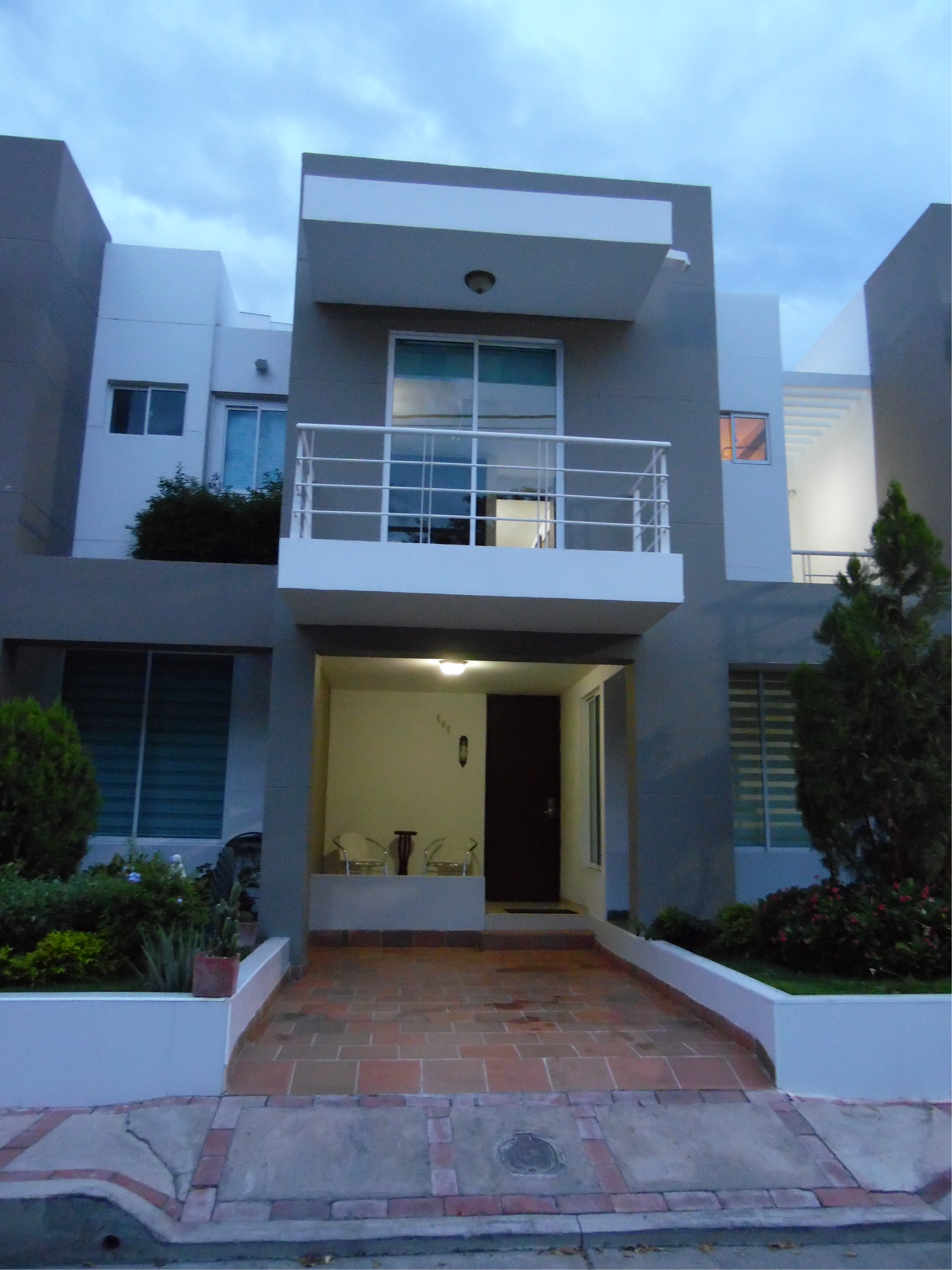 Casa esquinero a la venta conjunto cerrado en el mayor Santa Marta