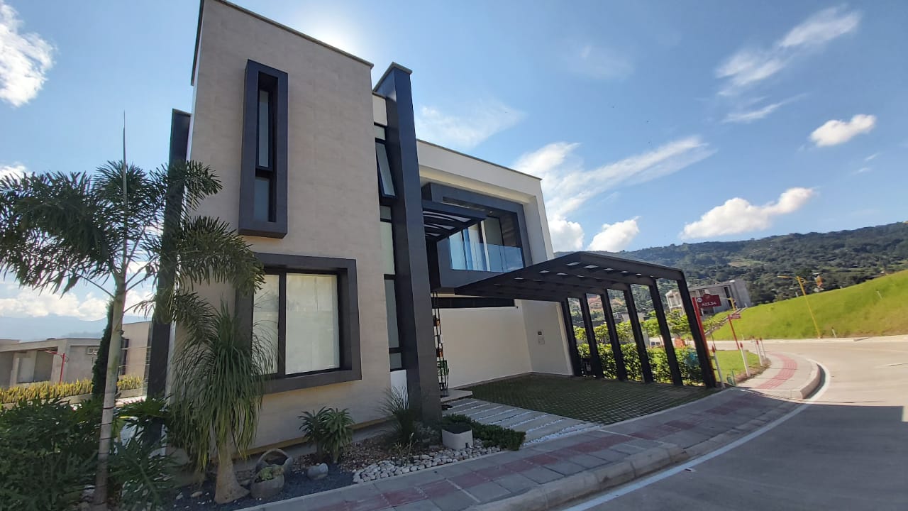 En venta exclusivo lote Park house totalmente plano Ruitoque bajo 