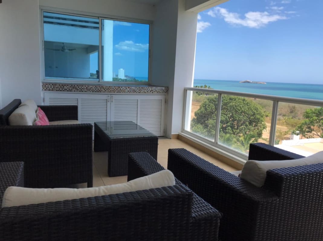 VENDO APARTAMENTO EN PLAYA BLANCA  EDIFICIO TERRAZAS DE FARALLÓN