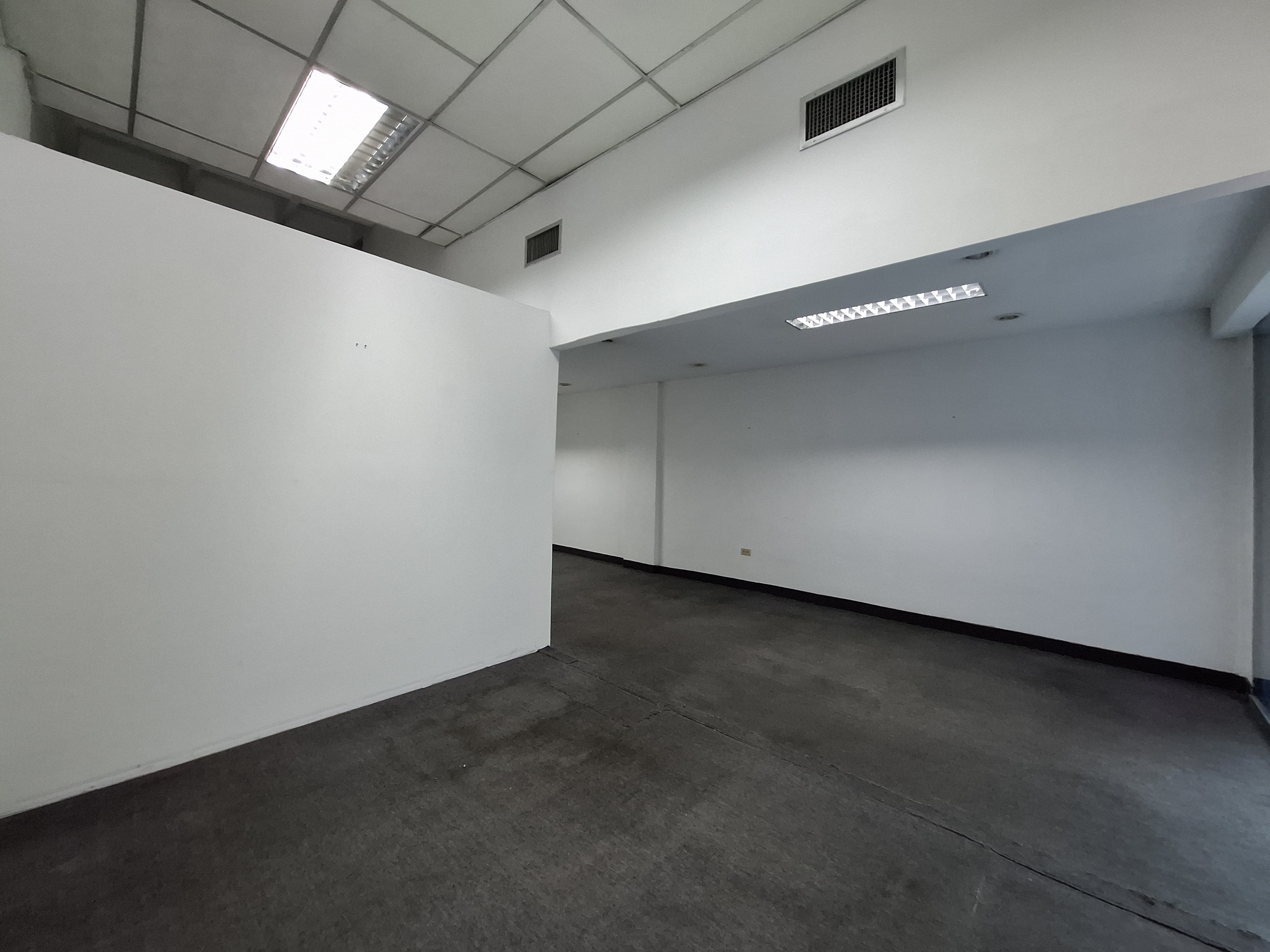 Local en Venta C.C. Camoruco Av. Bolivar Norte Valencia LA-8582116 - Foto 5