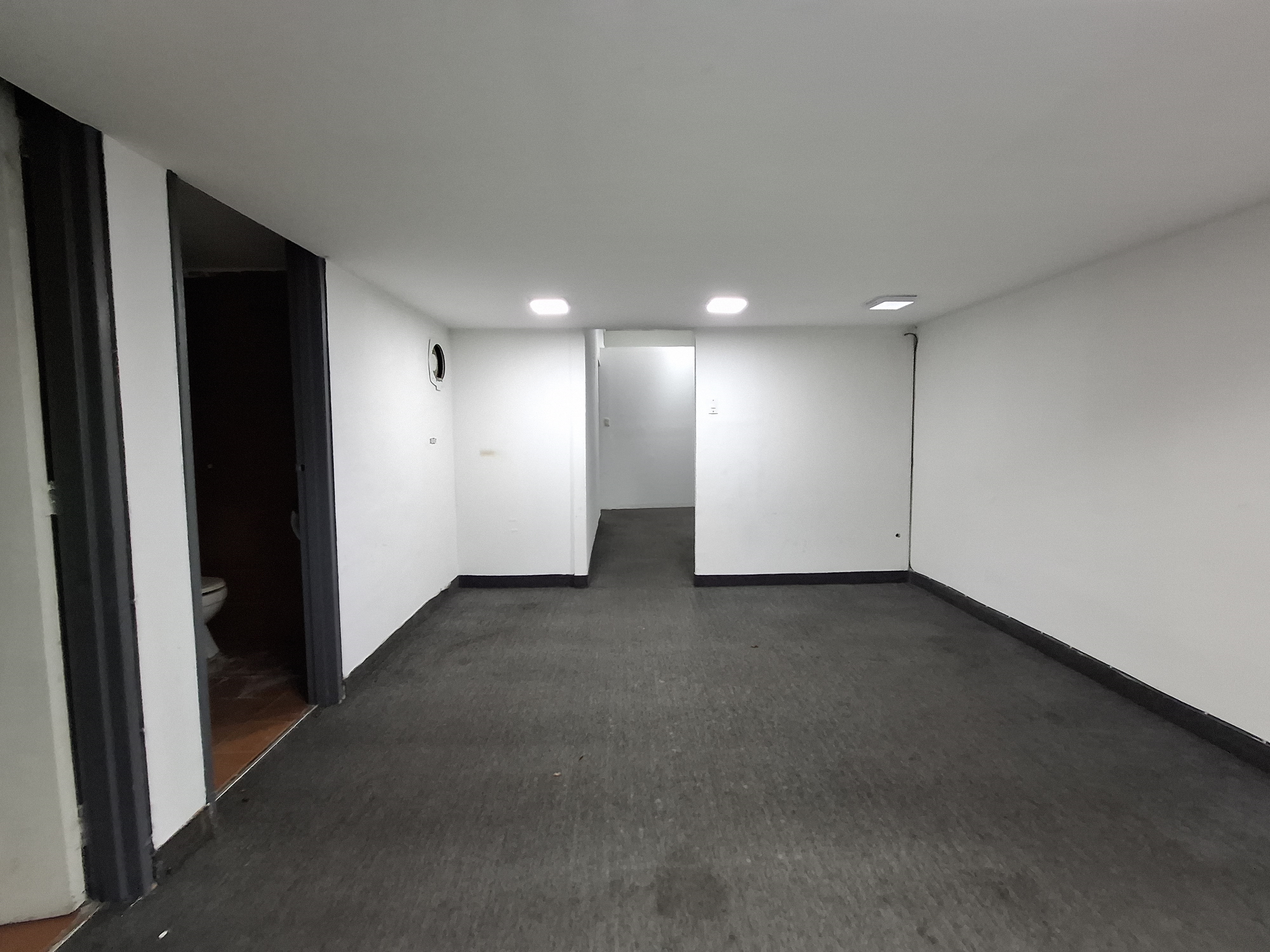 Local en Venta C.C. Camoruco Av. Bolivar Norte Valencia LA-8582116 - Foto 4