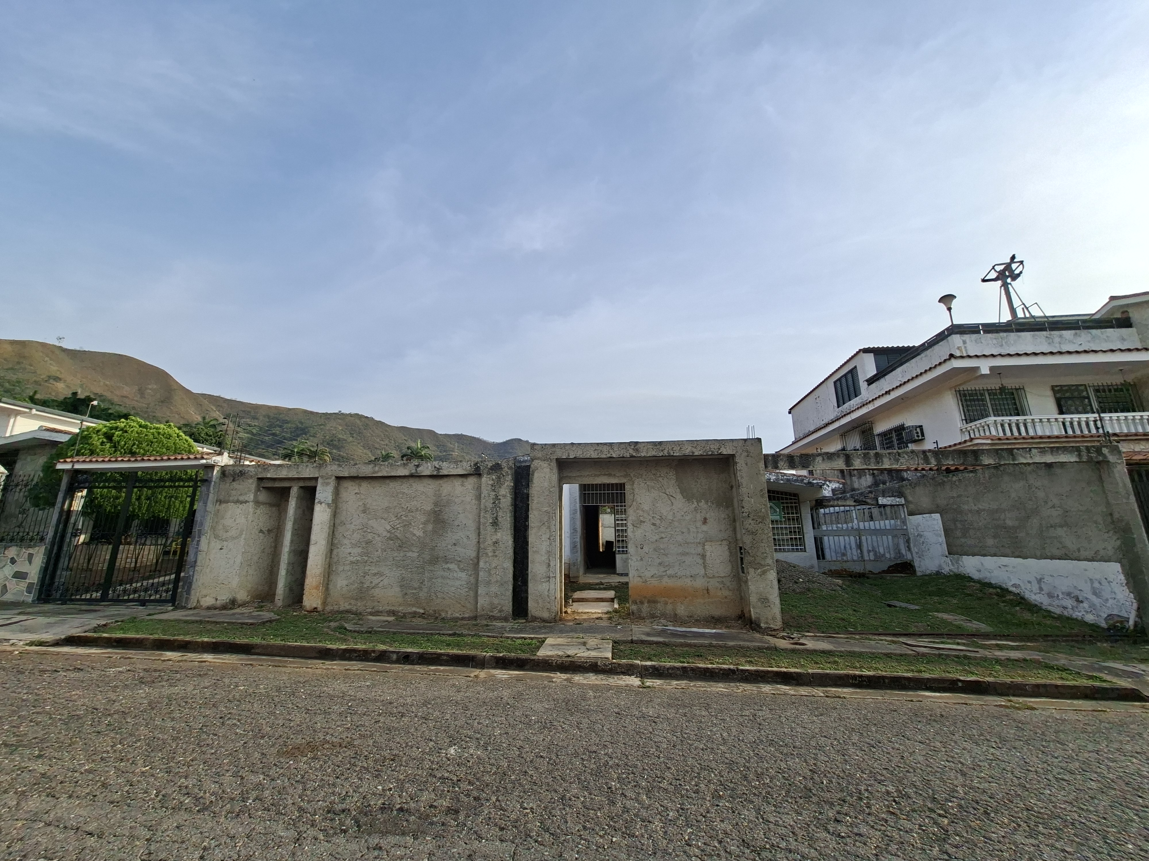 Casa en Venta obra Gris El Trigal Valencia Carabobo UP-9767819 - Foto 1