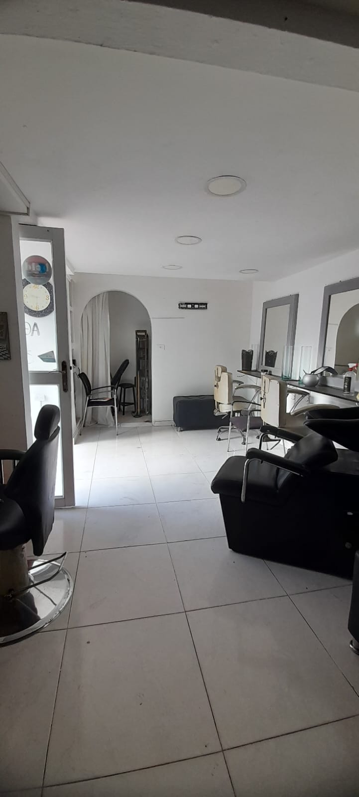 LOCAL AMOBLADO EN ARRIENDO MANGA - CARTAGENA