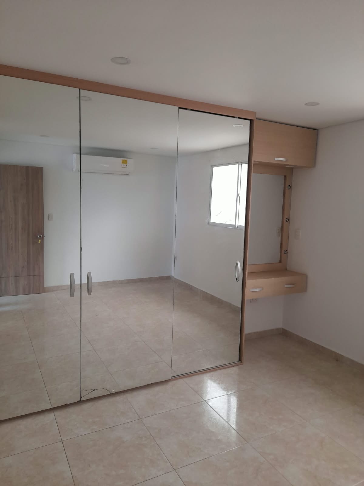 EN ARRIENDO CASA COMERCIAL Y/O RESIDENCIAL EN CRESPO - CARTAGENA