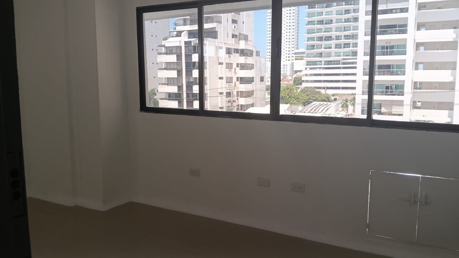 ARRIENDO CONSULTORIO EN BOCAGRANDE