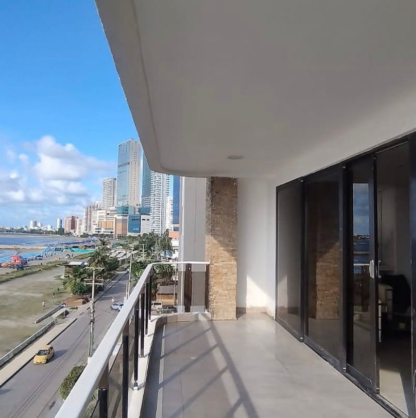 EN VENTA APARTAMENTO EN BOCAGRANDE - CARTAGENA