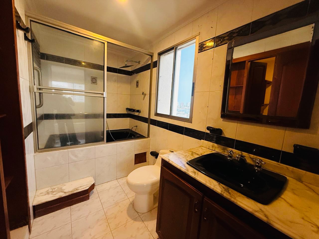 APARTAMENTO EN ARRIENDO EN MANGA-CARTAGENA