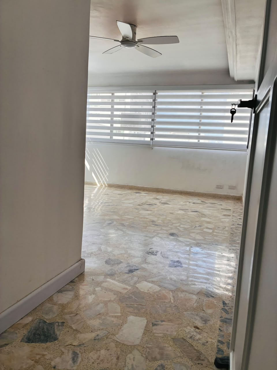 APARTAMENTO EN VENTA MAS APARTAESTUDIO EN CASTILLOGRANDE-CARTAGENA