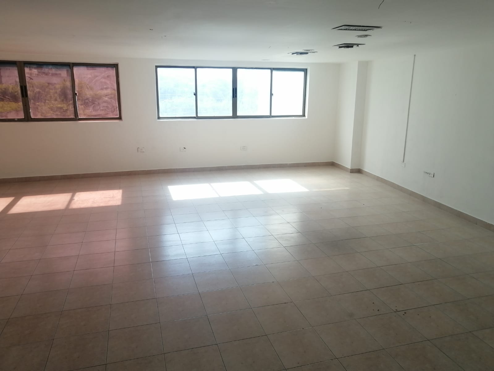ARRIENDO LOCAL MARBELLA - CARTAGENA