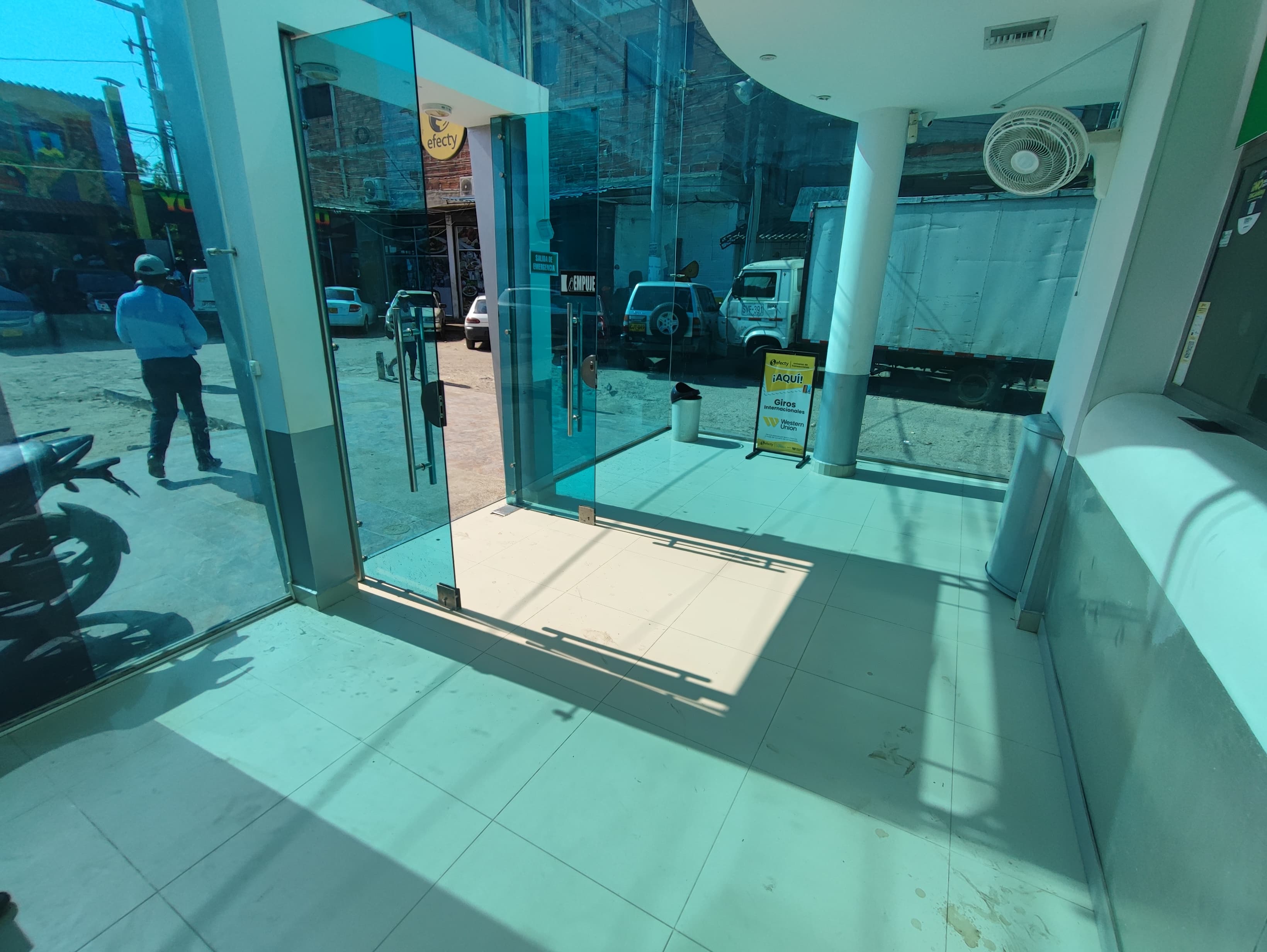 LOCAL EN VENTA BAZURTO - CARTAGENA