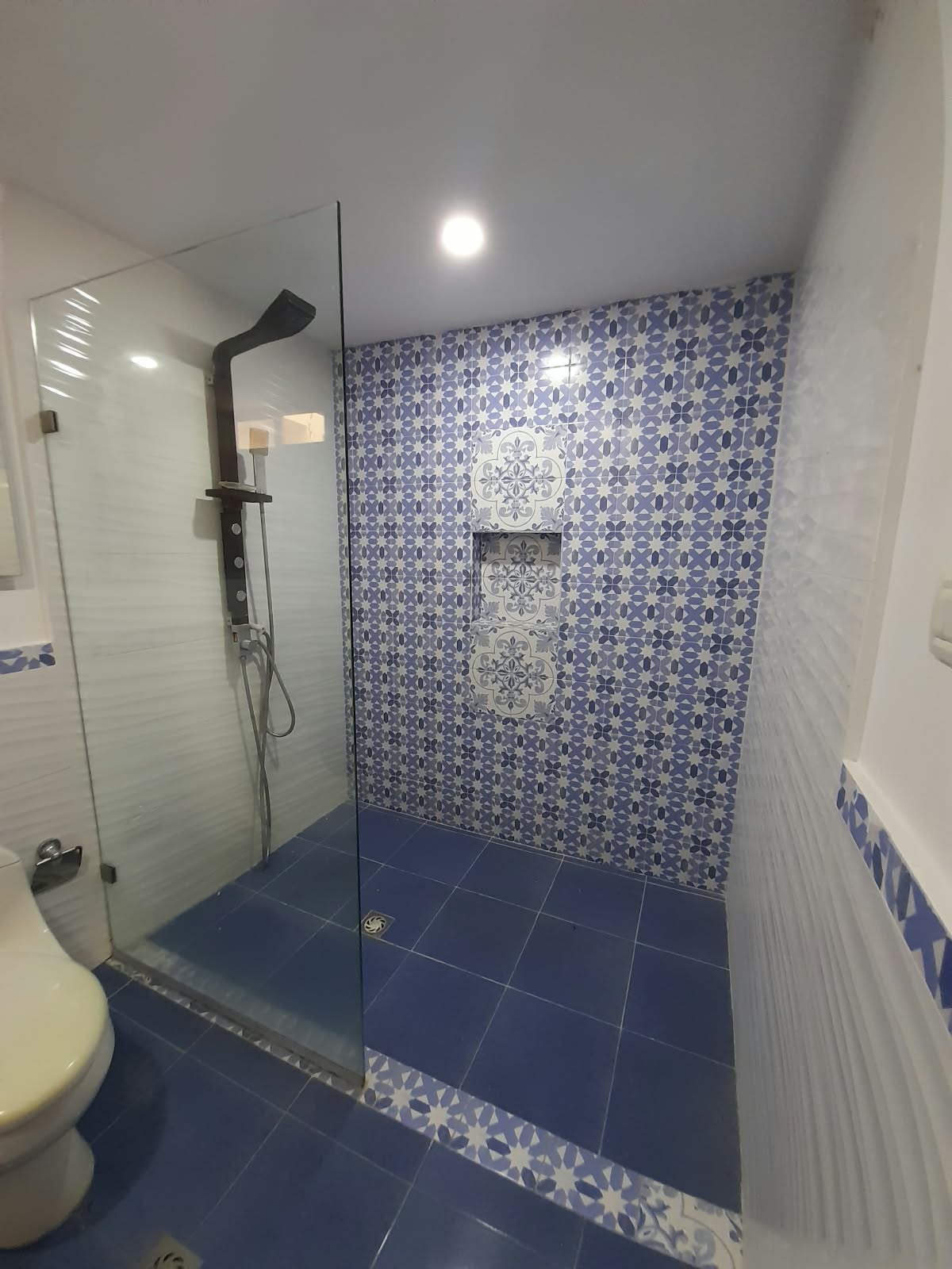 EN ARRIENDO CASA COMERCIAL Y/O RESIDENCIAL EN CRESPO - CARTAGENA