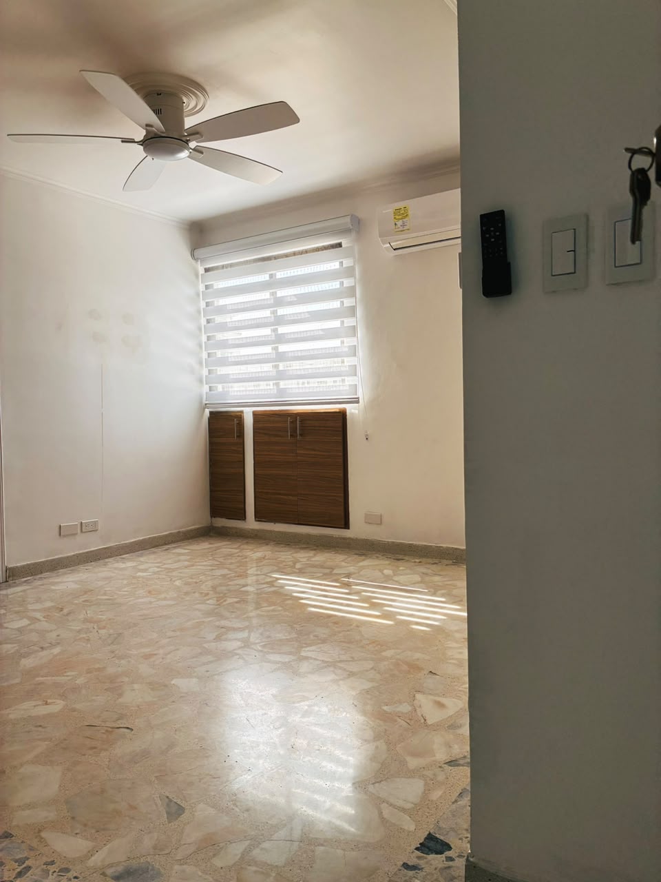 APARTAMENTO EN VENTA MAS APARTAESTUDIO EN CASTILLOGRANDE-CARTAGENA