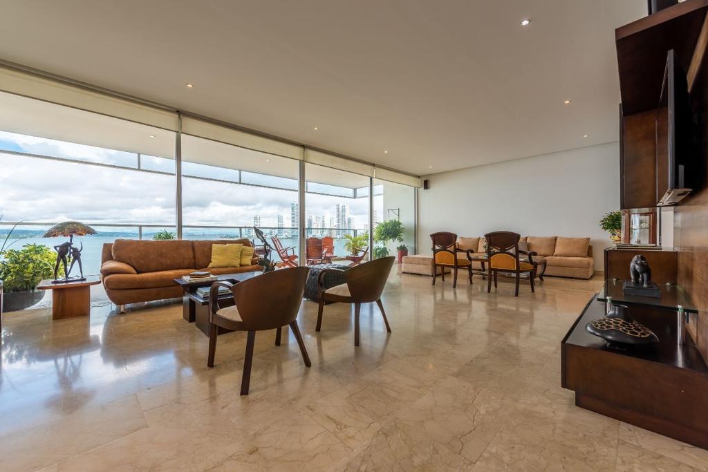 APARTAMENTO EN VENTA, BOCAGRANDE - CARTAGENA