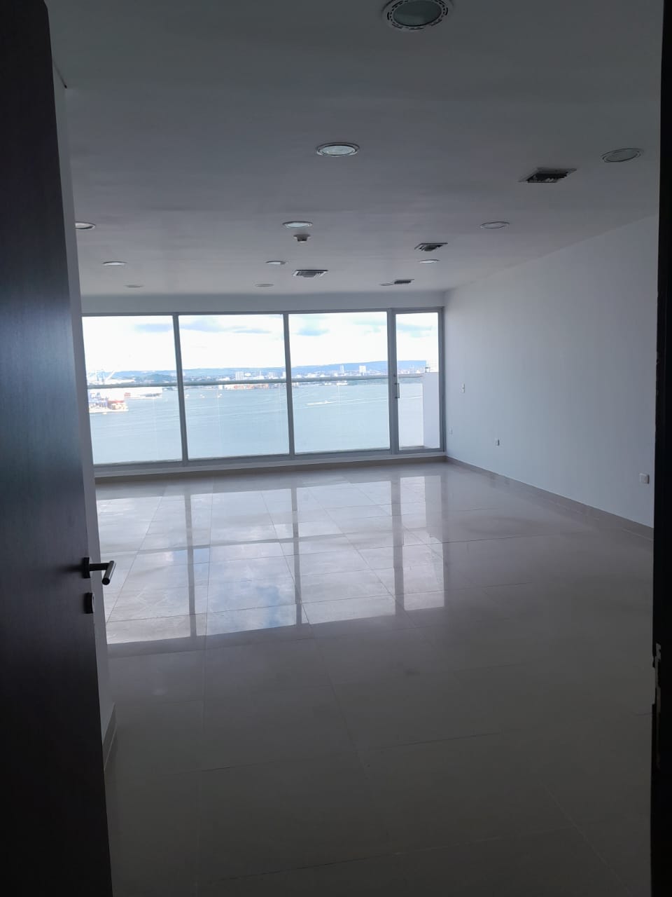 OFICINA EN ARRIENDO BOCAGRANDE – CARTAGENA