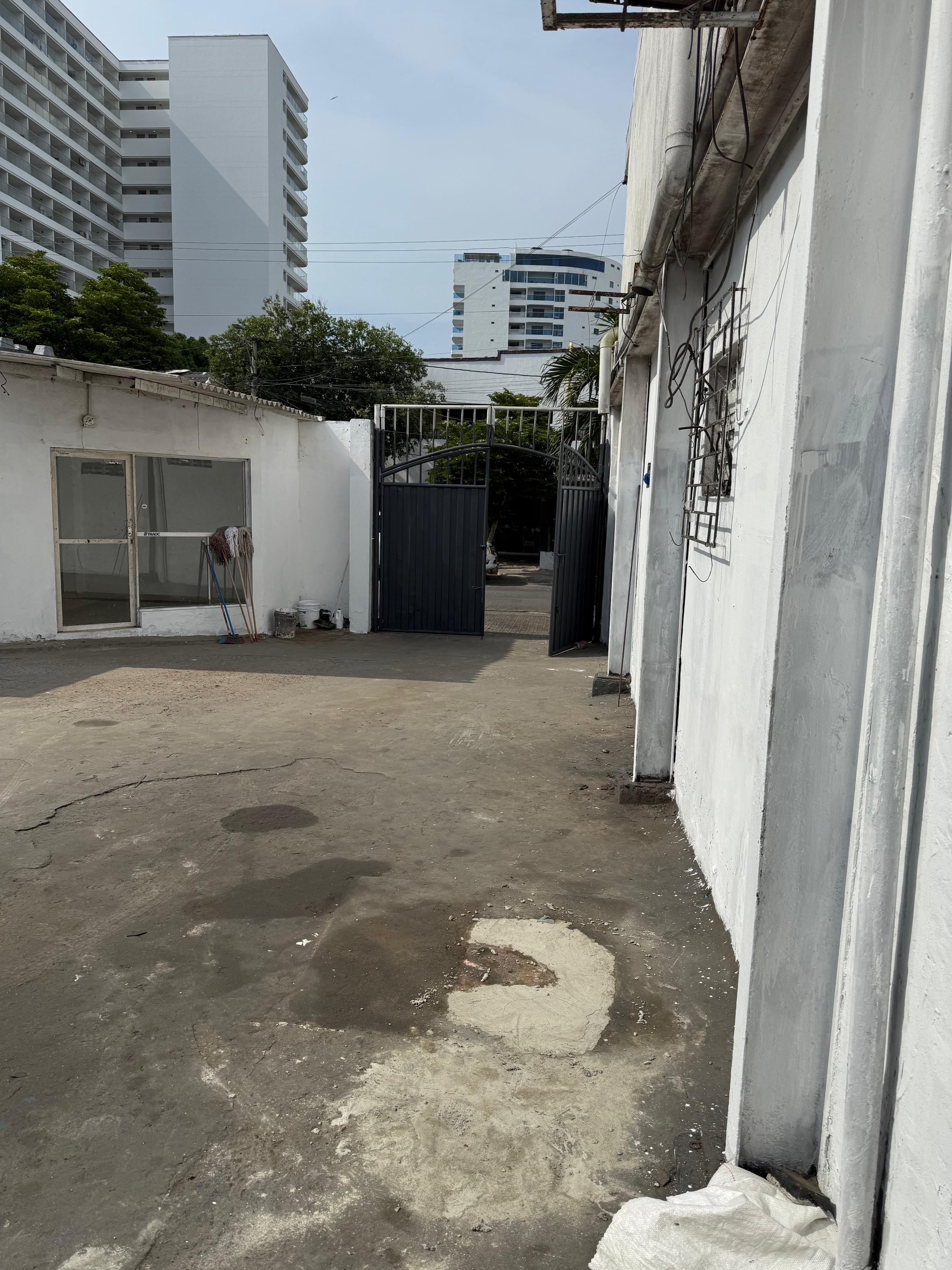 LOCAL EN ARRIENDO CRESPO - CARTAGENA