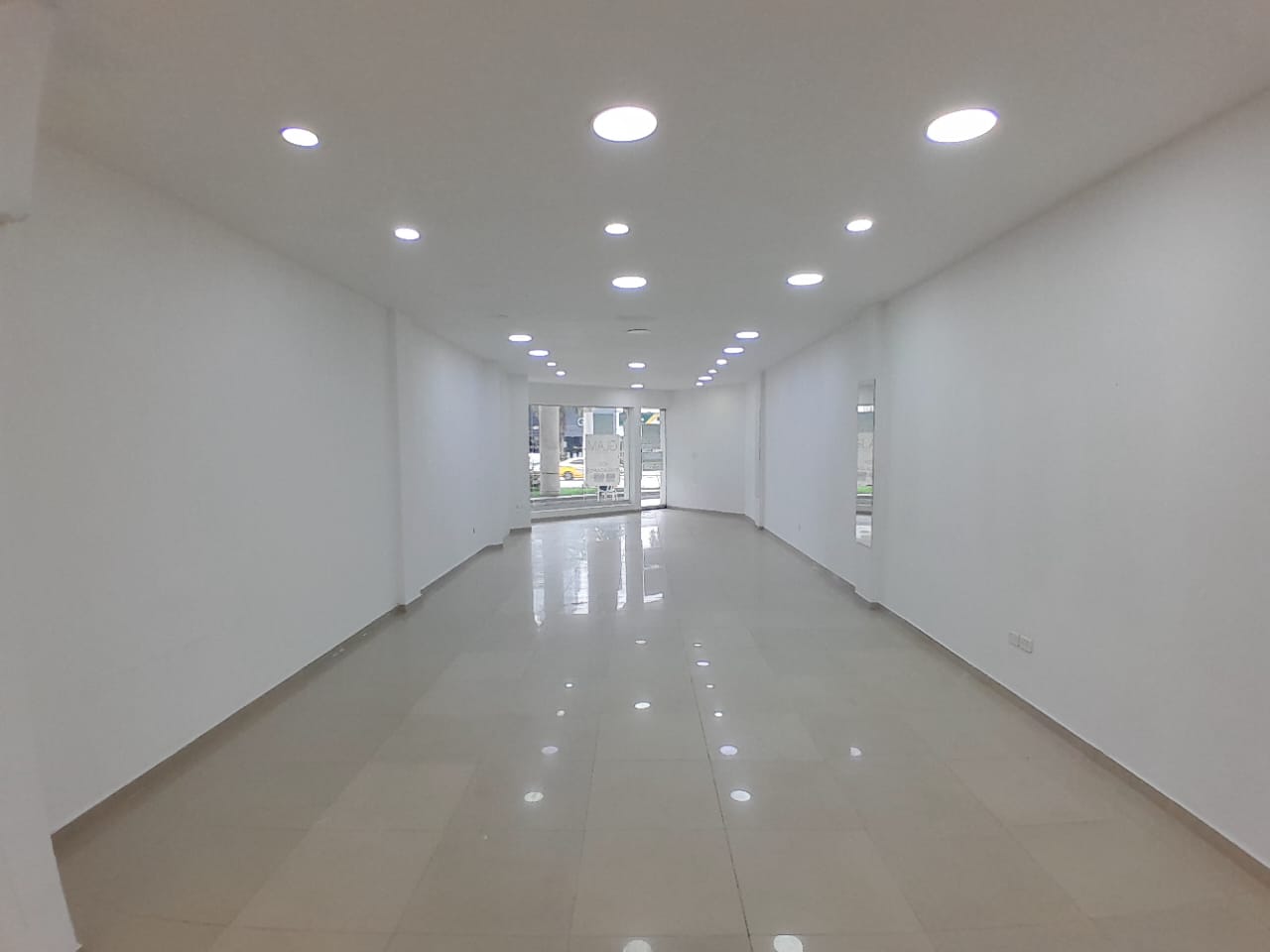 LOCAL EN ARRIENDO BOCAGRANDE - CARTAGENA