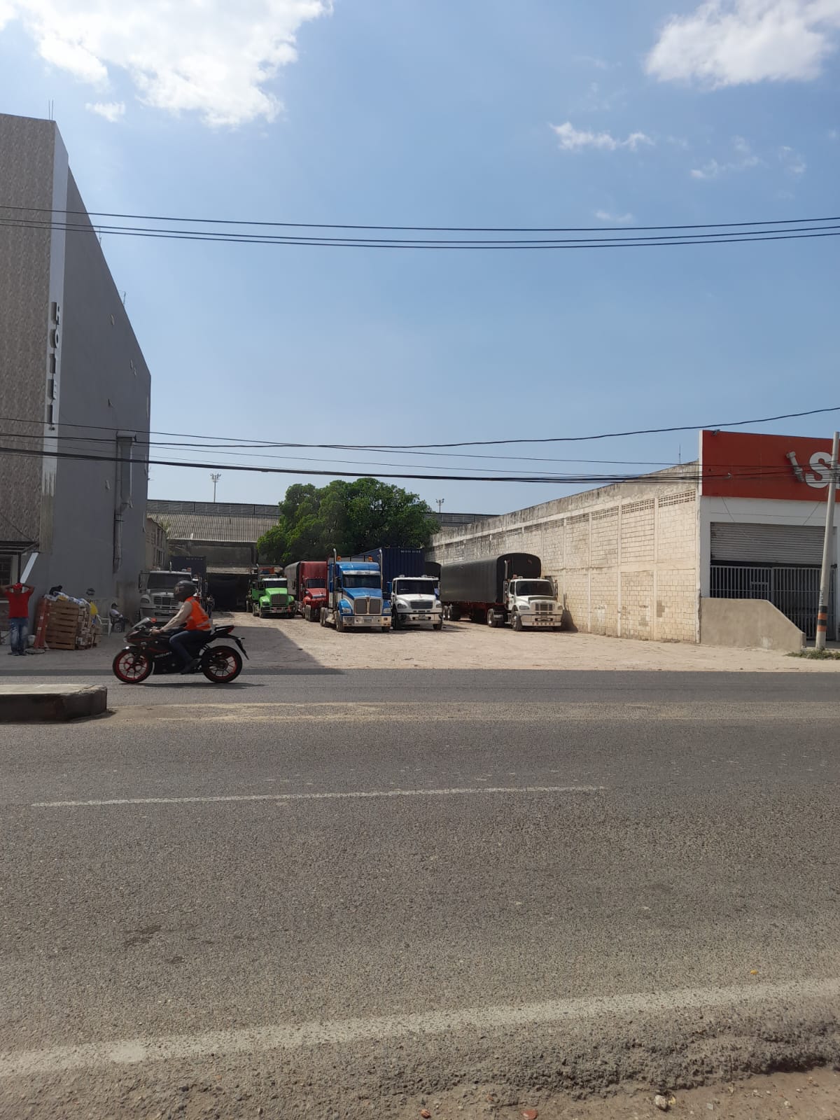 LOTE PARA BODEGA EN VENTA EN EL BOSQUE .EXCELENTE UBICACIÓN CARTAGENA