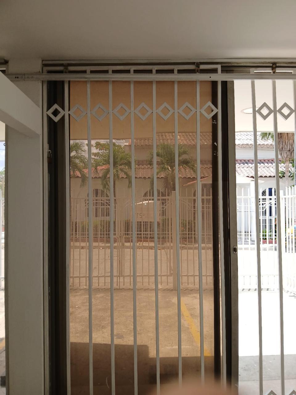LOCAL COMERCIAL EN EL RECREO - CARTAGENA