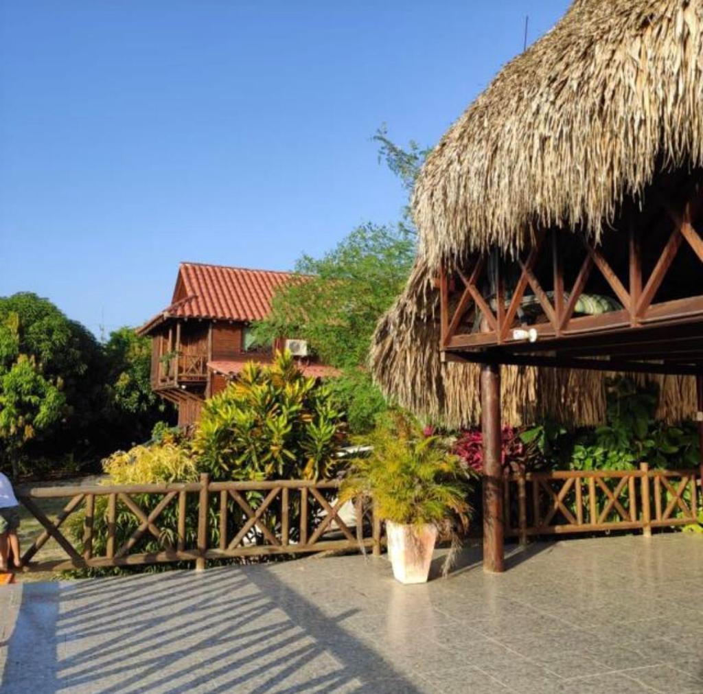 CASA FINCA AMOBLADA EN VENTA -  TURBACO - BOLIVAR