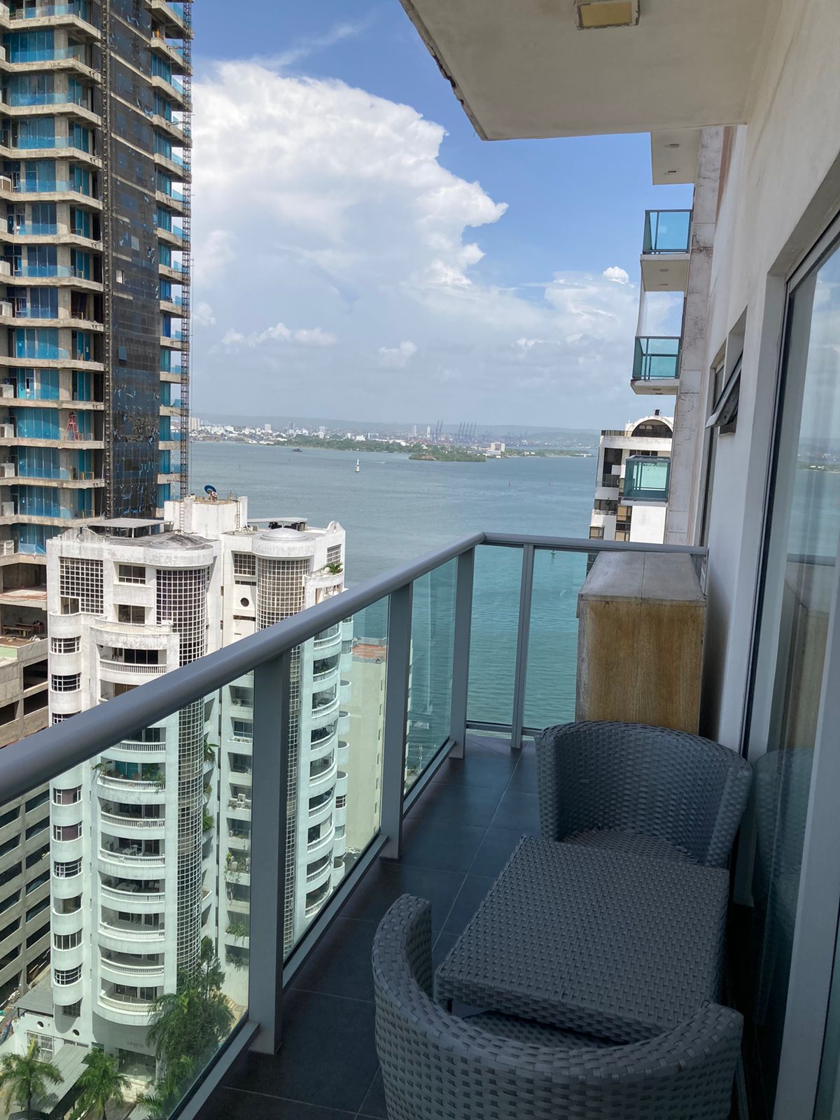 APARTAMENTO AMOBLADO EN VENTA, BOCAGRANDE - CARTAGENA