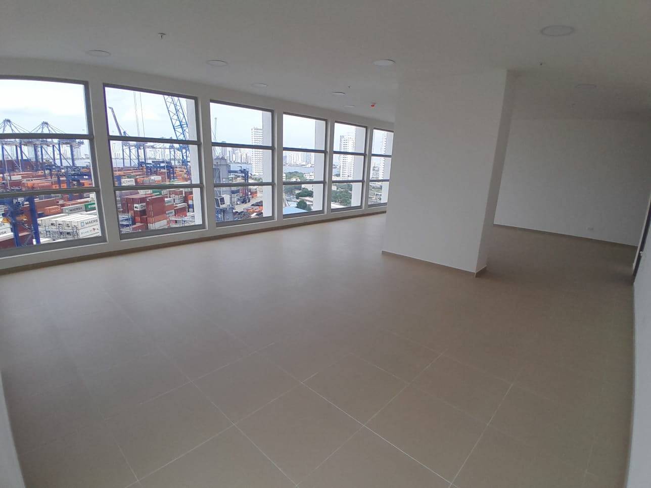 OFICINA EN ARRIENDO MANGA - CARTAGENA