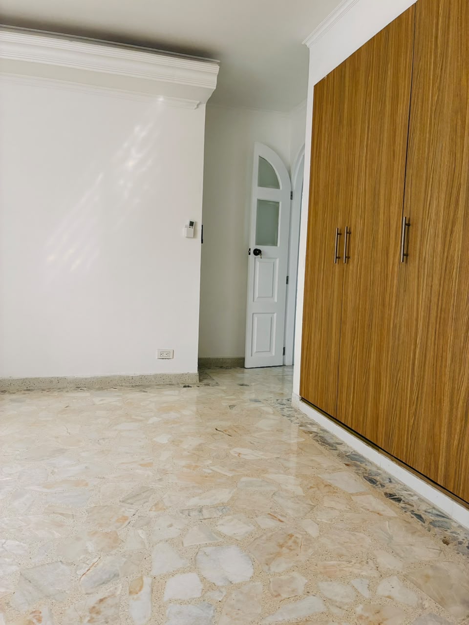 APARTAMENTO EN VENTA MAS APARTAESTUDIO EN CASTILLOGRANDE-CARTAGENA