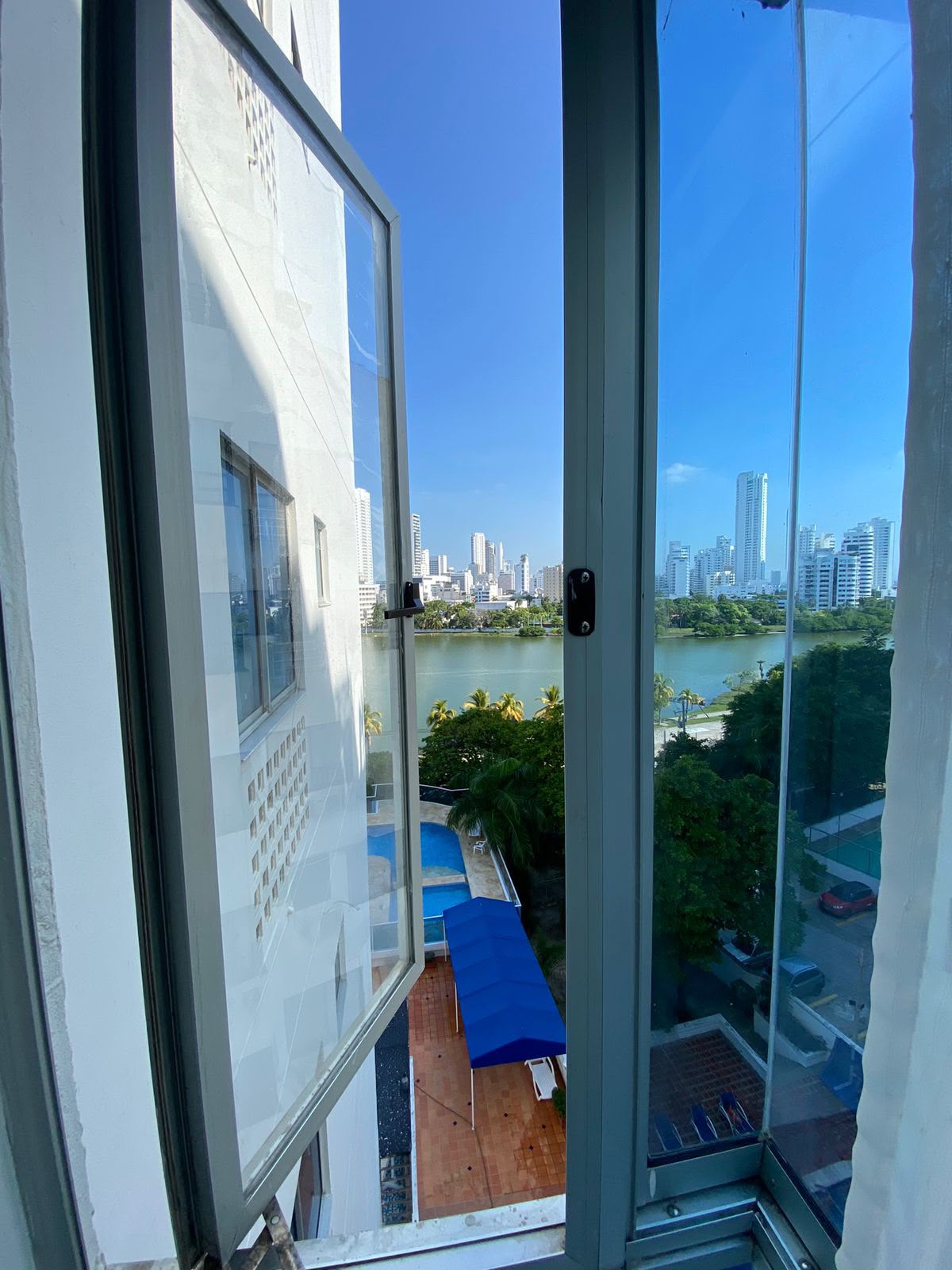 EN VENTA APARTAMENTO DE USO TURISTICO EN EL LAGUITO - CARTAGENA