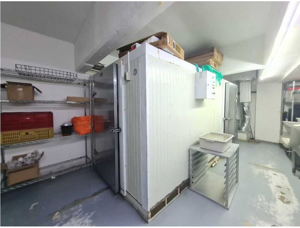 Vendo Local  en Caribe Plaza