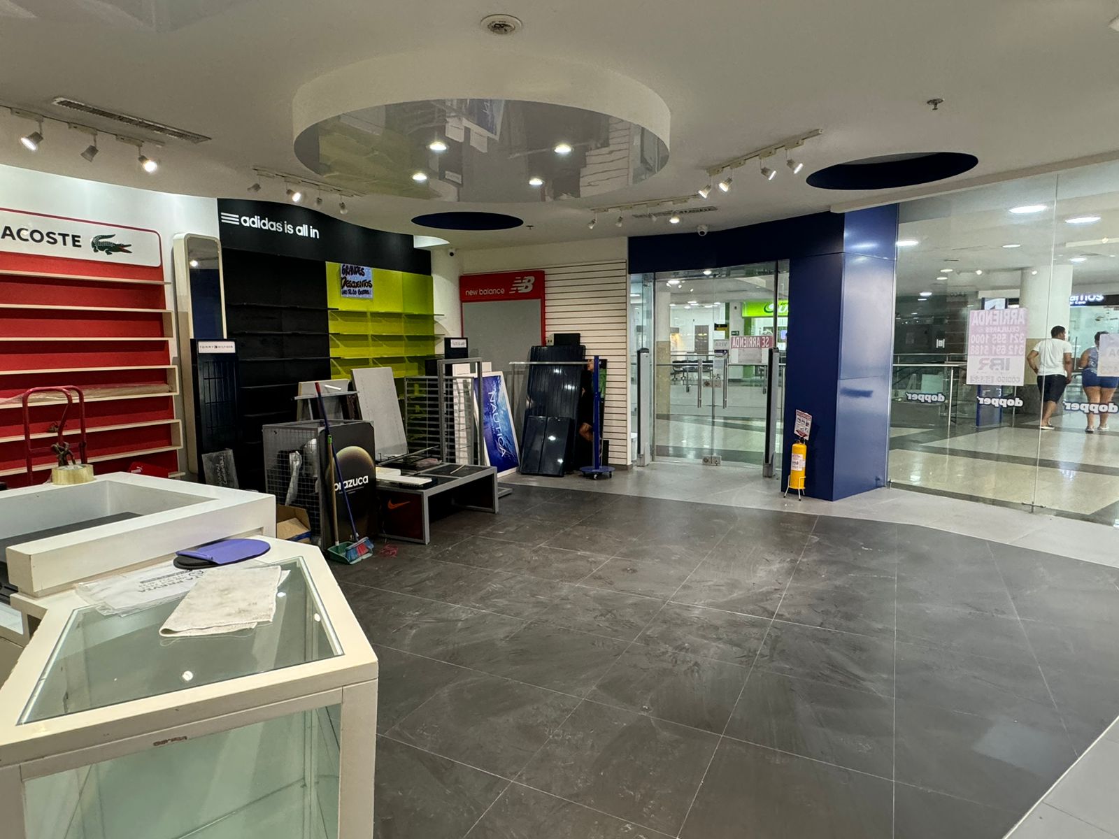 ARRIENDO LOCAL EN CENTRO COMERCIAL SAN FERNANDO