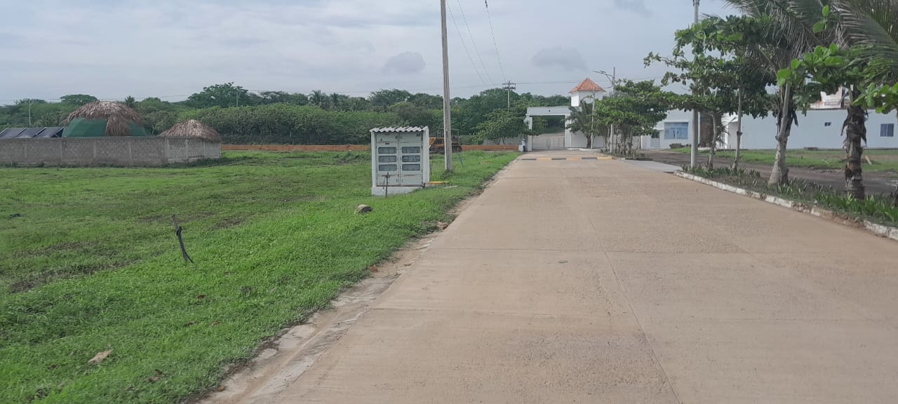 Lote en Condominio Privado Con Vista a la Playa. Venpermuto