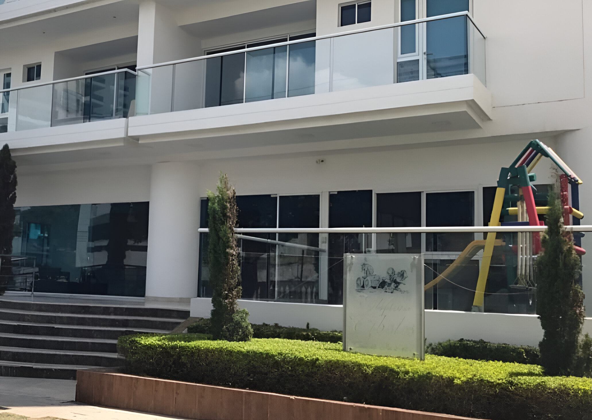 APARTAMENTO AMOBLADO  EN ARRIENDO CRESPO - CARTAGENA