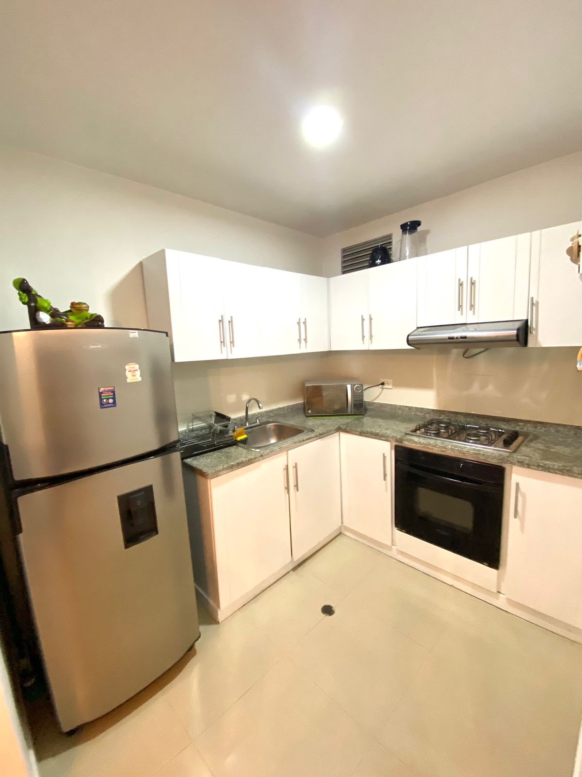 EN VENTA APARTAMENTO DE USO TURISTICO EN EL LAGUITO - CARTAGENA