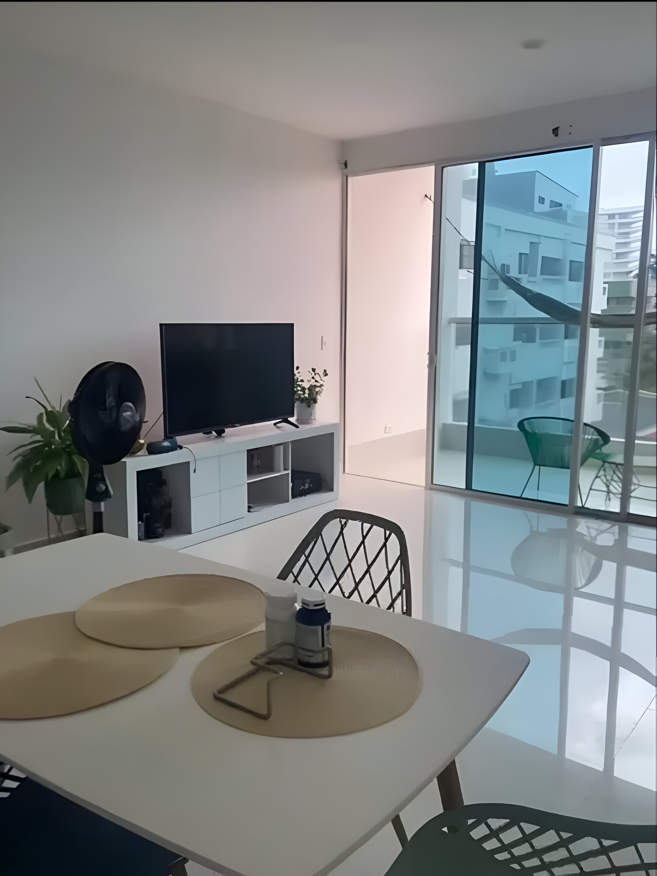 APARTAMENTO AMOBLADO  EN ARRIENDO CRESPO - CARTAGENA
