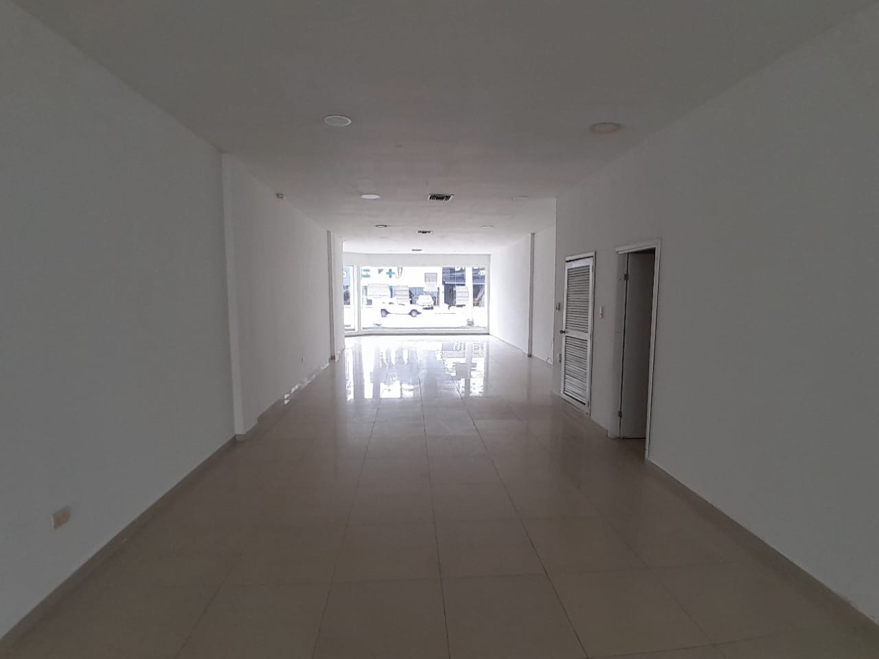LOCAL EN ARRIENDO BOCAGRANDE - CARTAGENA