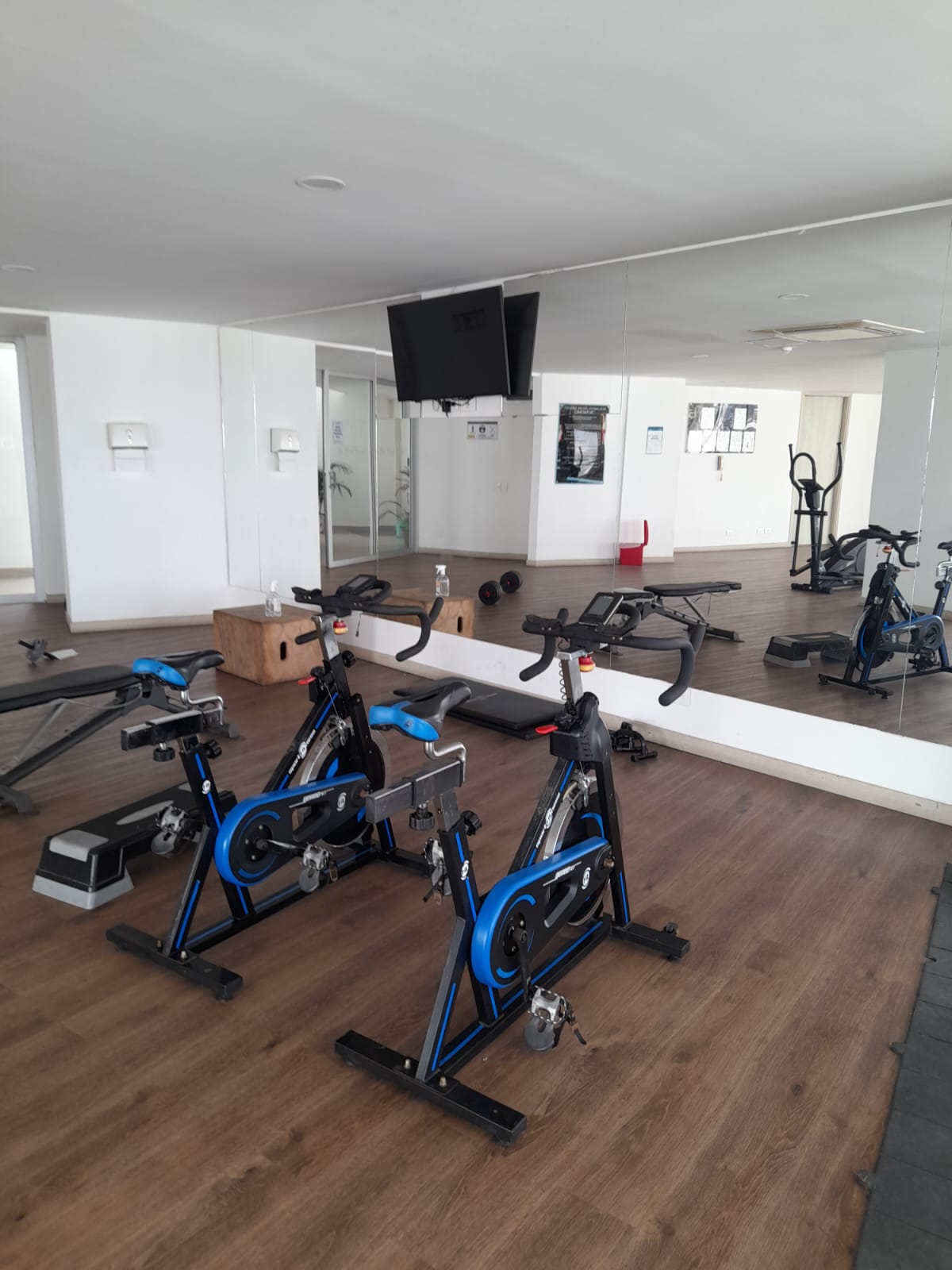 ARRIENDO APARTAMENTO AMOBLADO CRESPO- CARTAGENA