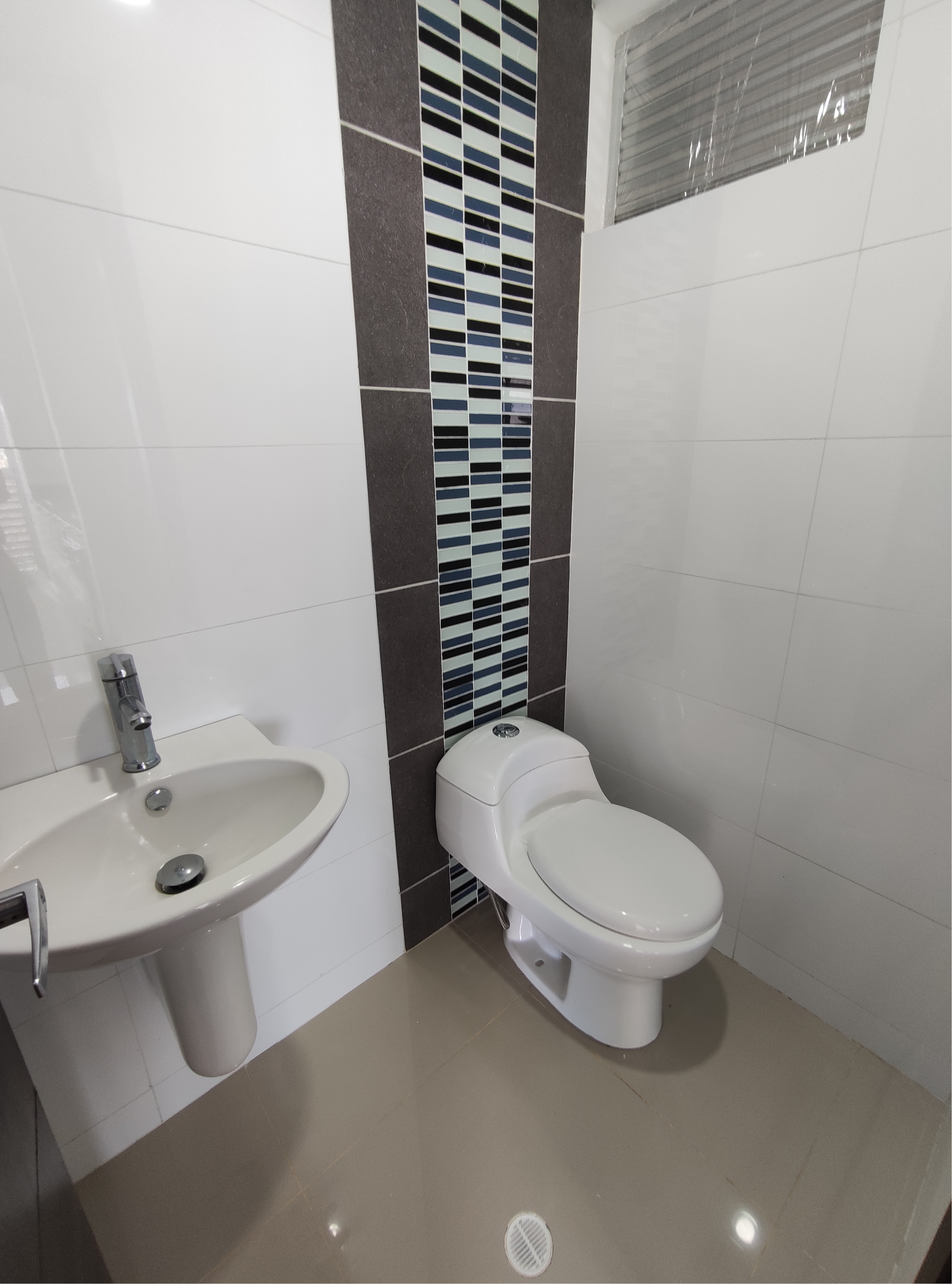 APARTAMENTO EN ARRIENDO CRESPO- CARTAGENA