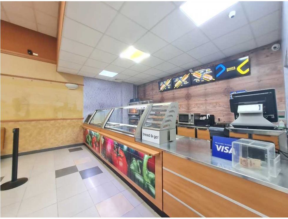 Vendo Local  en Caribe Plaza