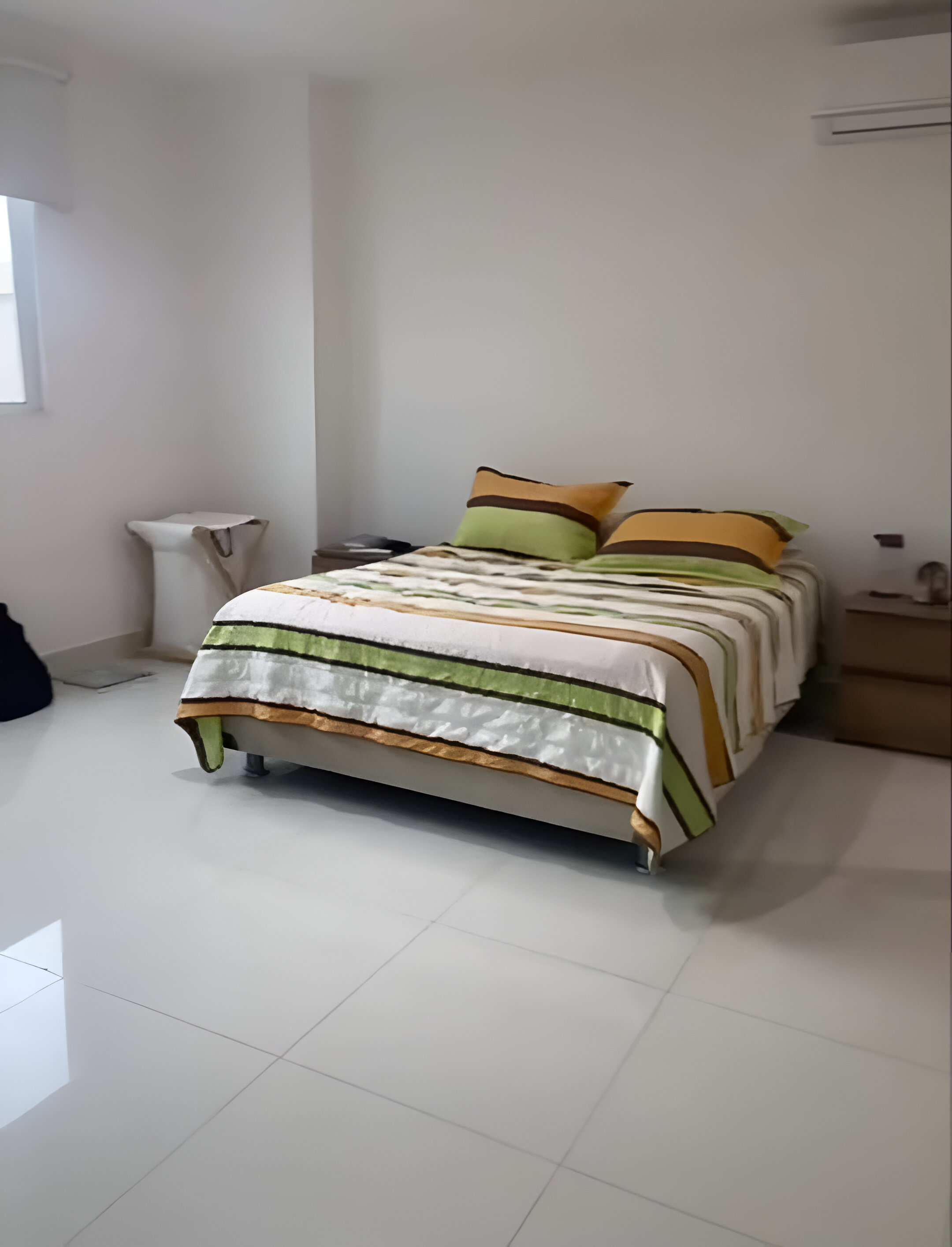 APARTAMENTO AMOBLADO  EN ARRIENDO CRESPO - CARTAGENA