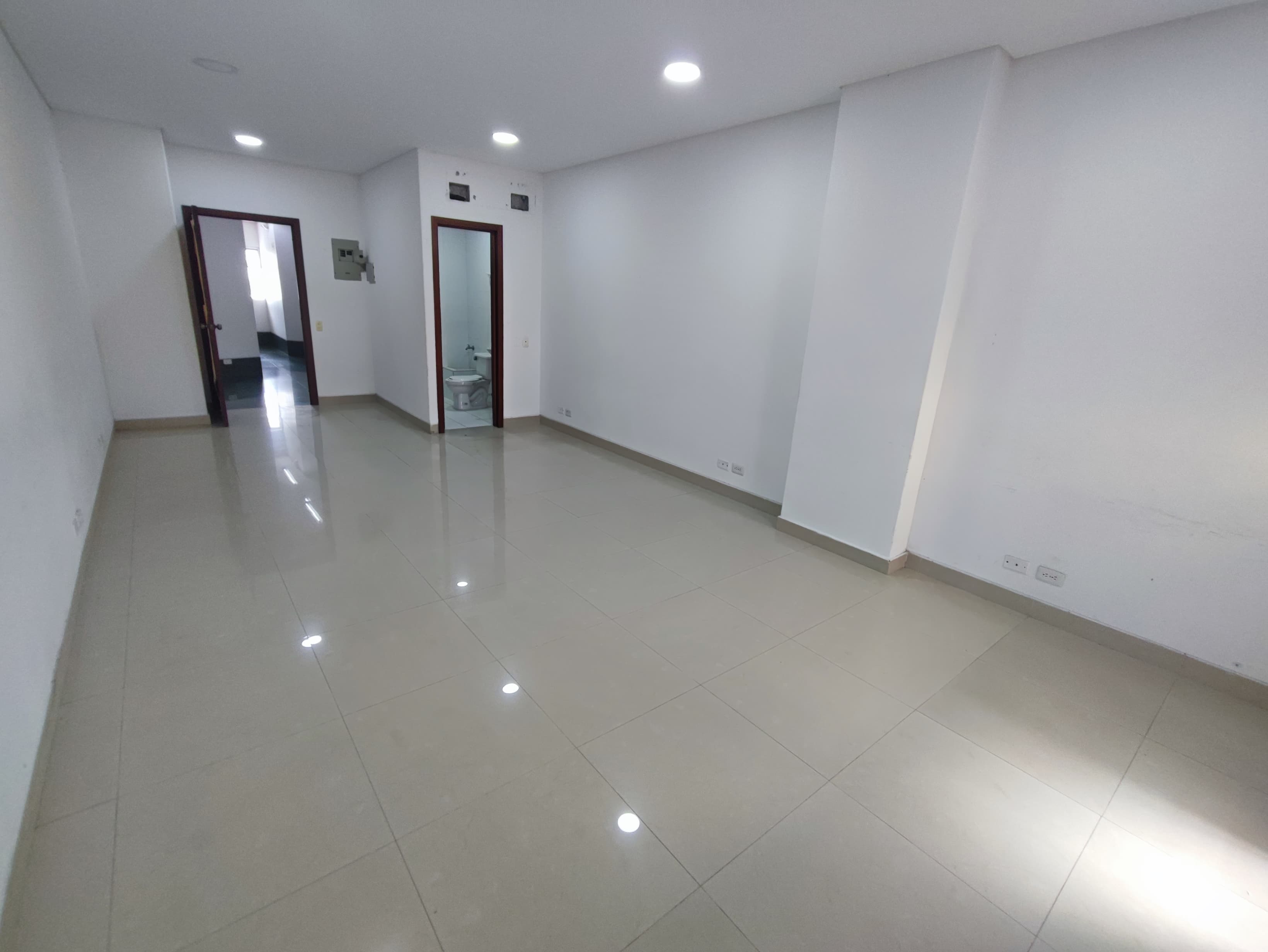 OFICINA EN ARRIENDO SANTA LUCIA - CARTAGENA
