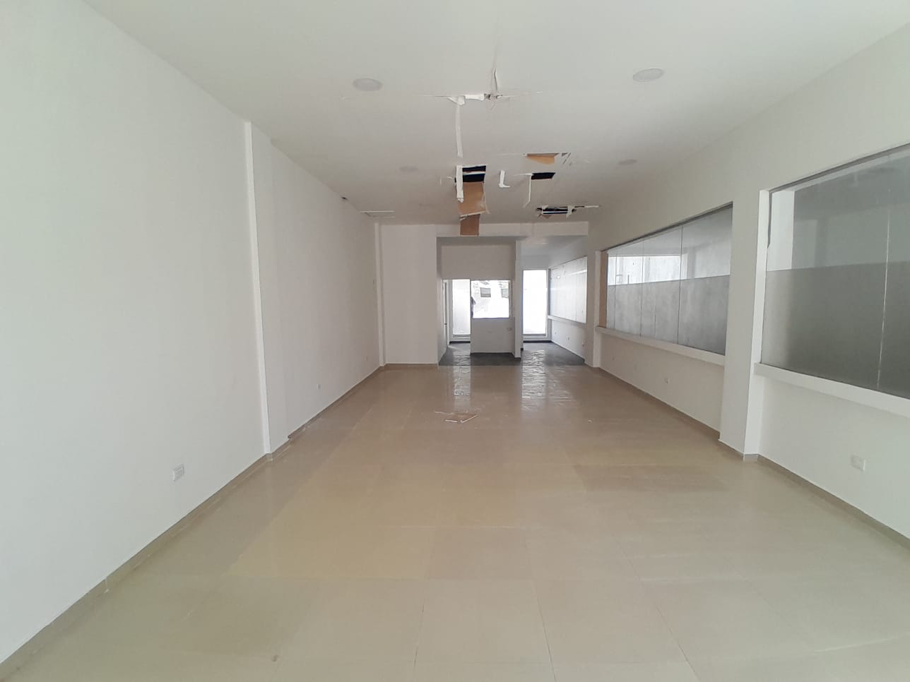 LOCAL EN ARRIENDO BOCAGRANDE - CARTAGENA