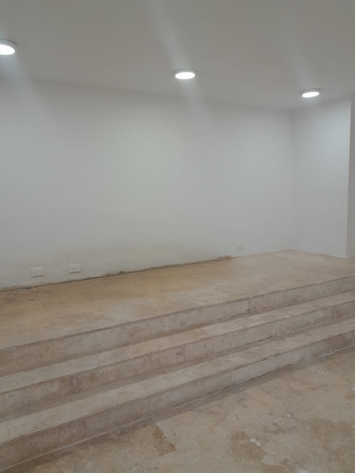 LOCAL EN ARRIENDO BOCAGRANDE - CARTAGENA