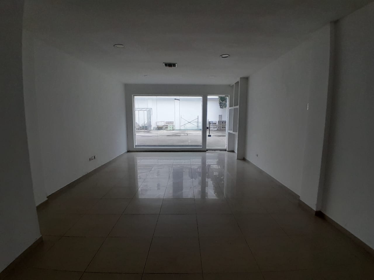 LOCAL EN ARRIENDO BOCAGRANDE - CARTAGENA