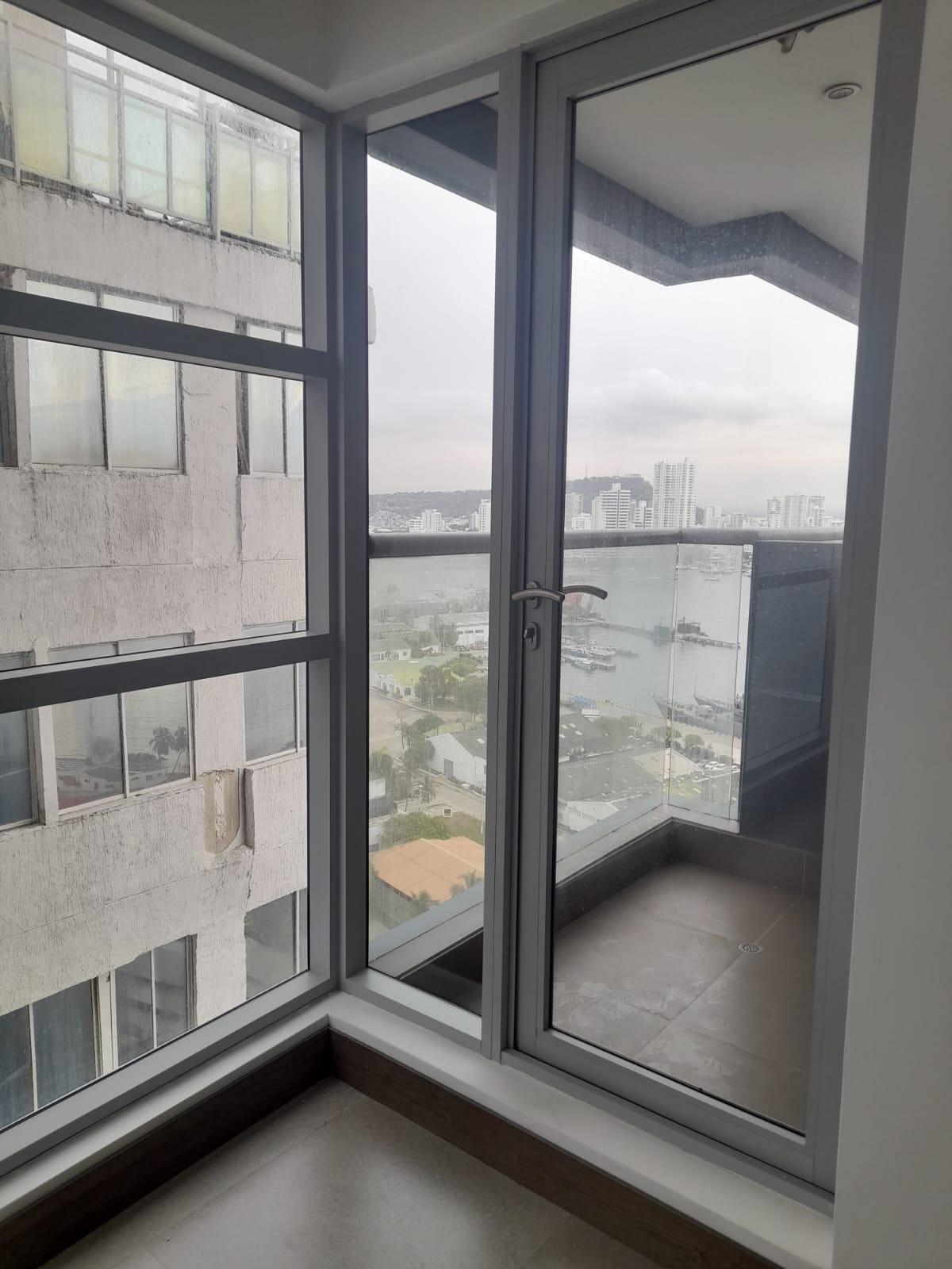 OFICINA EN ARRIENDO BOCAGRANDE - CARTAGENA