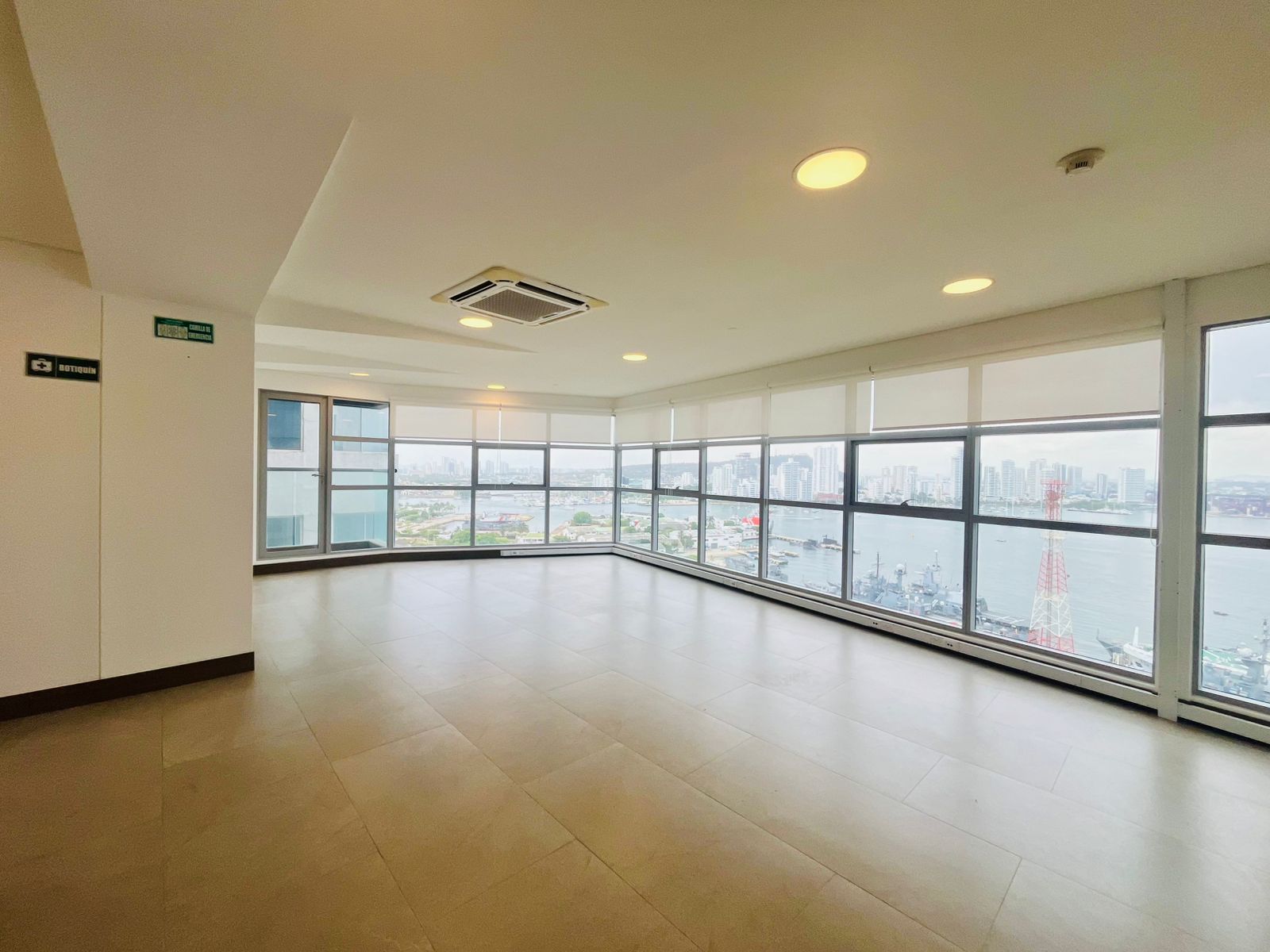 OFICINA EN ARRIENDO BOCAGRANDE - CARTAGENA