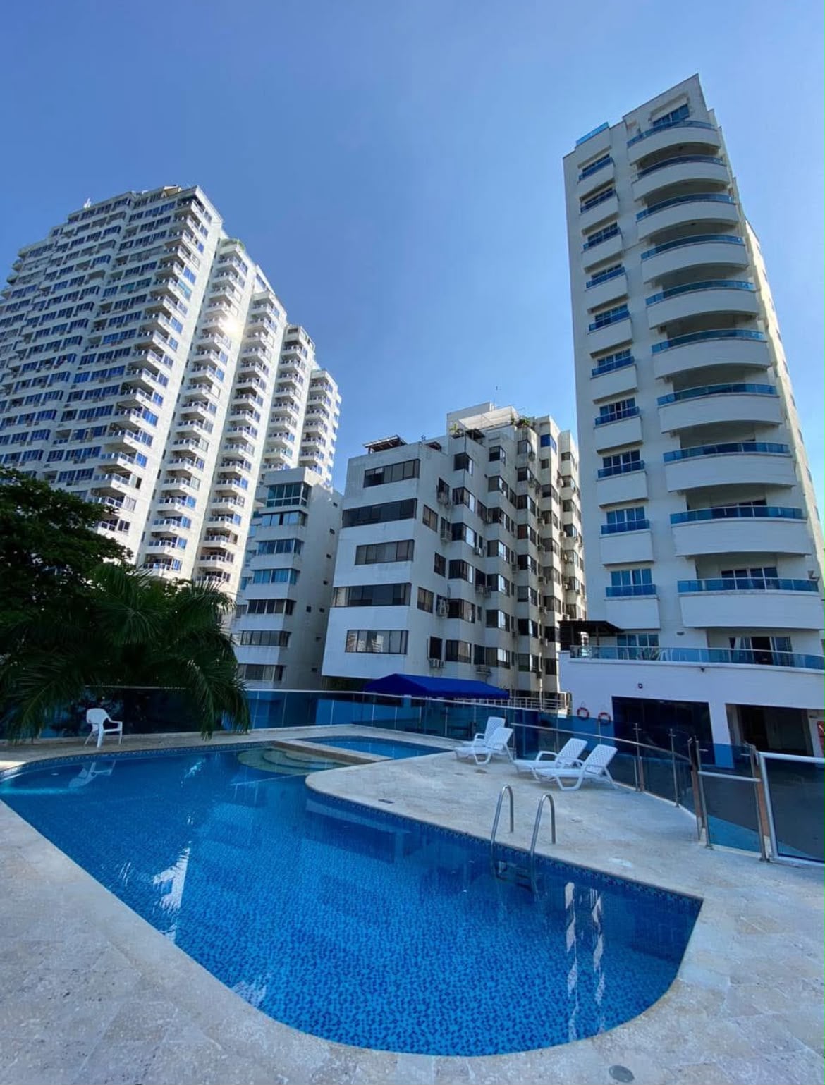 EN VENTA APARTAMENTO DE USO TURISTICO EN EL LAGUITO - CARTAGENA