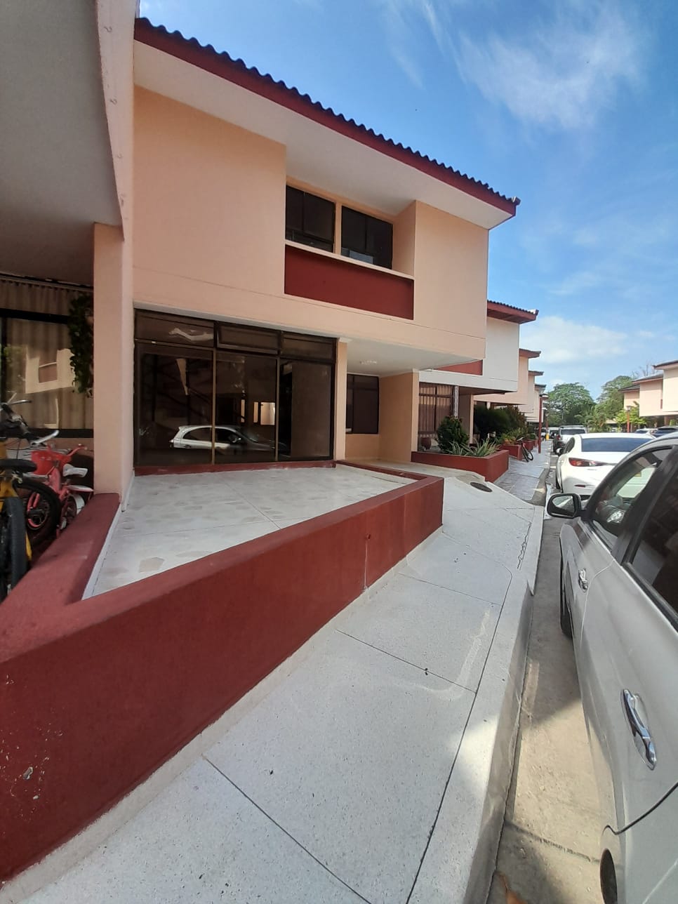 CASA ARRIENDO EN MANGA