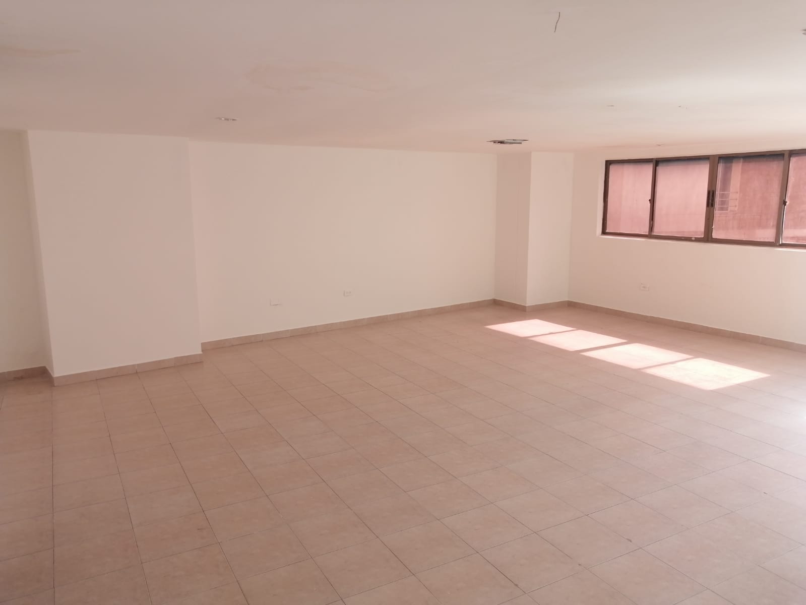 ARRIENDO LOCAL MARBELLA - CARTAGENA