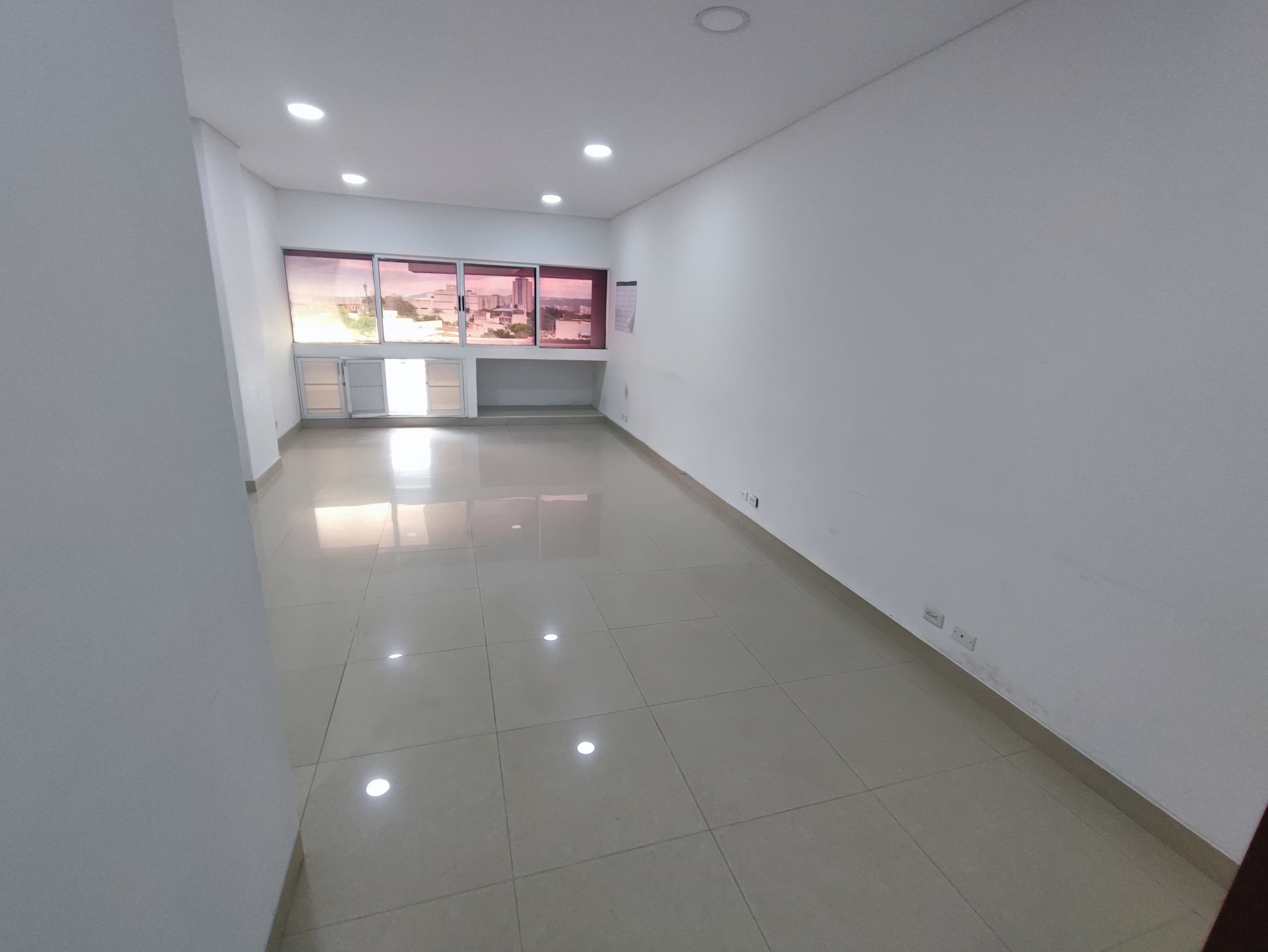 OFICINA EN ARRIENDO SANTA LUCIA - CARTAGENA