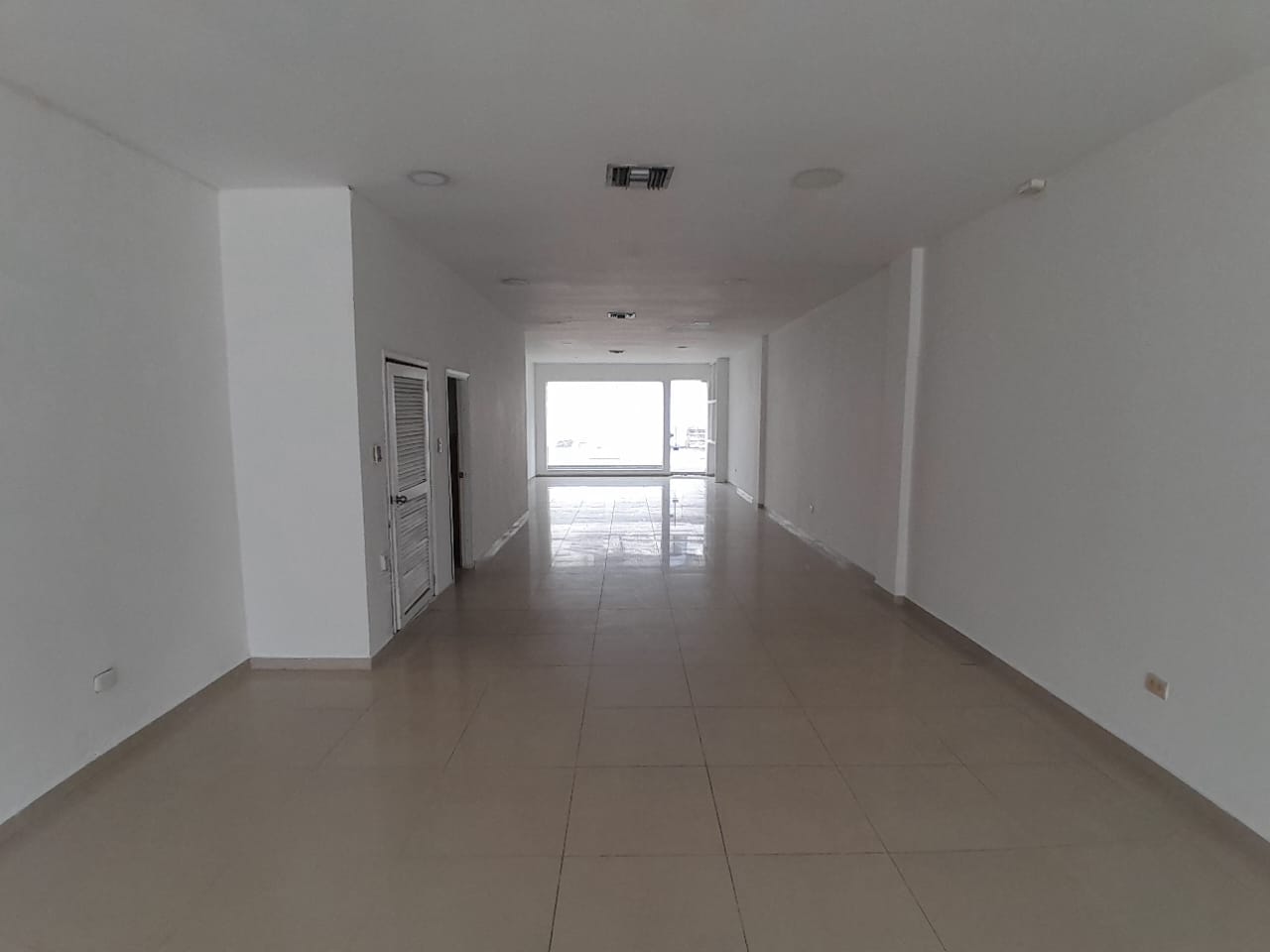 LOCAL EN ARRIENDO BOCAGRANDE - CARTAGENA