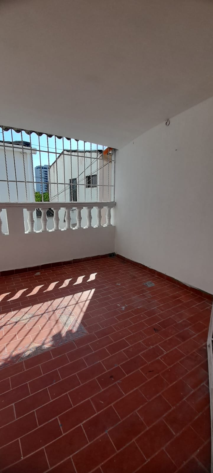 ARRIEDO APARTAMENTO EN PIE DE LA POPA